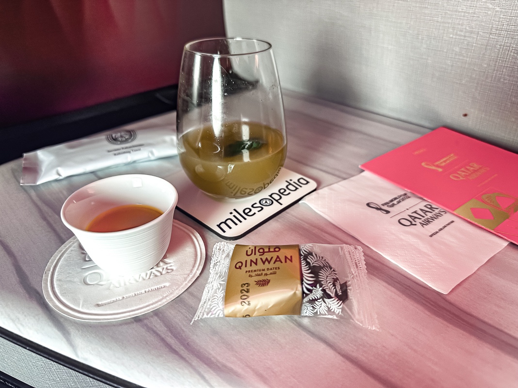 Review: Qatar Airways QSuite A350-1000 | Business Class | RUH-DOH - Qatar Airways A350-53
