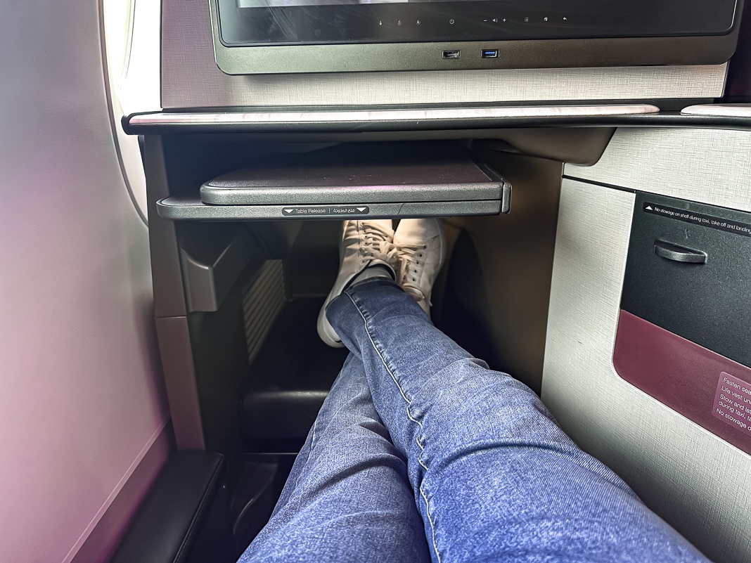 Review: Qatar Airways QSuite A350-1000 | Business Class | RUH-DOH - Qatar Airways A350-63