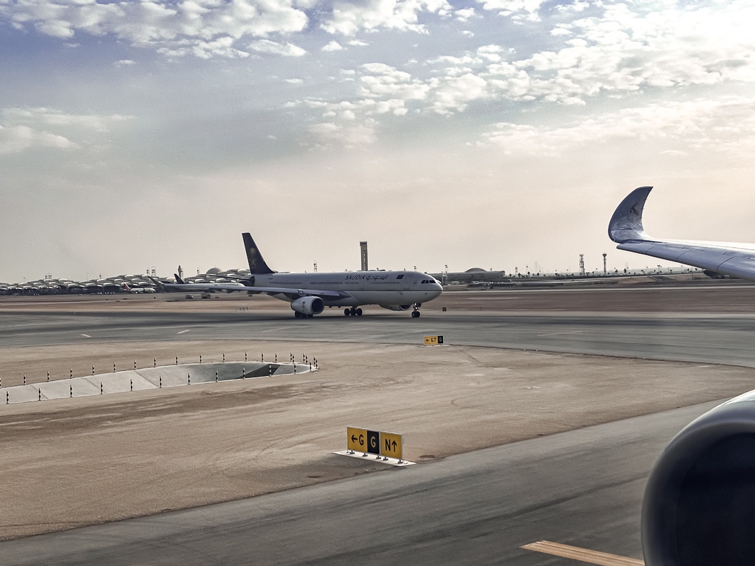 Review: Qatar Airways QSuite A350-1000 | Business Class | RUH-DOH - Qatar Airways A350-65