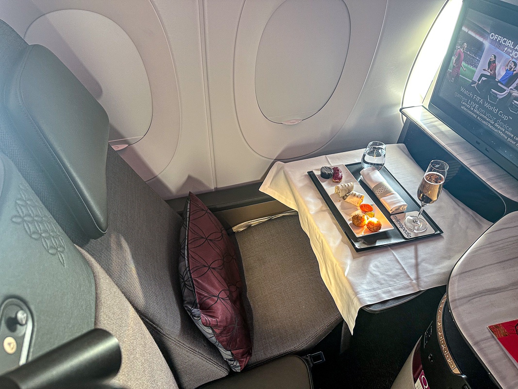 Review: Qatar Airways QSuite A350-1000 | Business Class | RUH-DOH - Qatar Airways A350-68