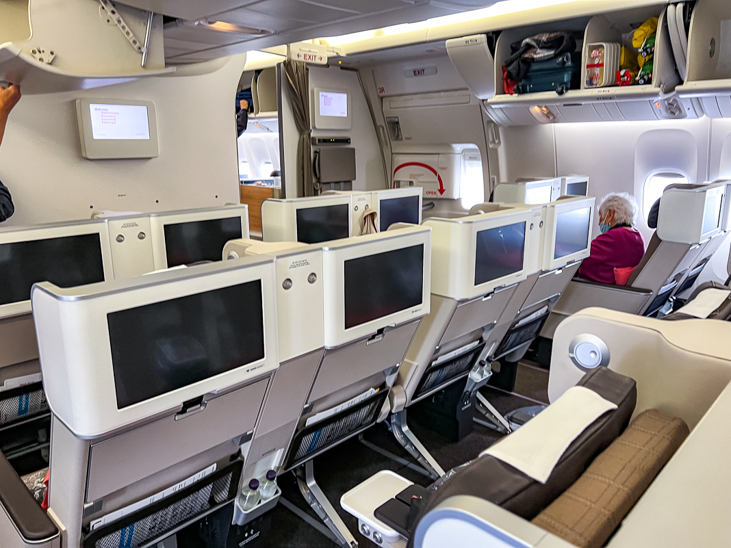 Review Swiss Premium Economy B777 ZRHLAX