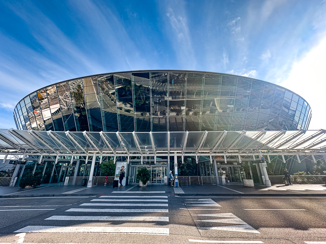 Paris 2024 Olympic Games: How to prepare for your trip - Emirates B777 Classe Affaires-01