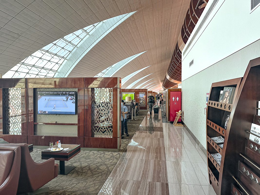 Review: Emirates A380 Business Class | Dubai - Singapore - Emirates Business Lounge-11