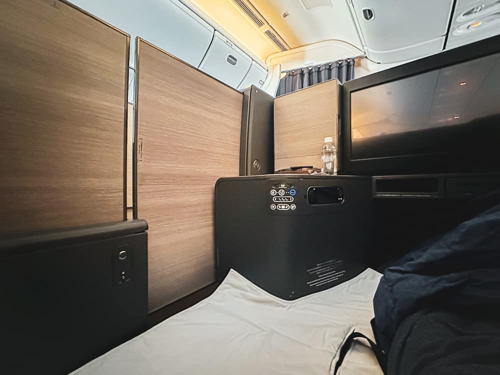 All Nippon Airways – 777 – Business The Room-32