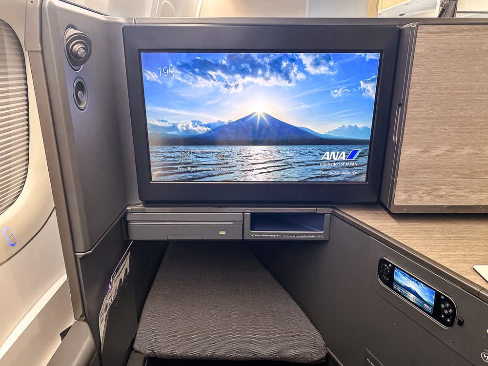 All Nippon Airways – 777 – Business The Room-72