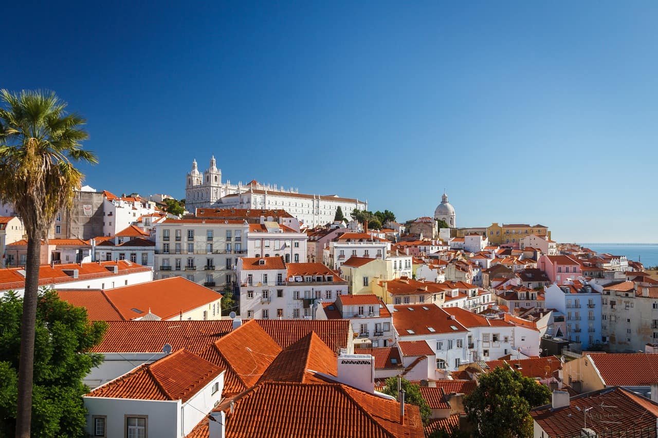 Portugal: best activities for a stay in Lisbon - Lisbon Mirador Pixabay