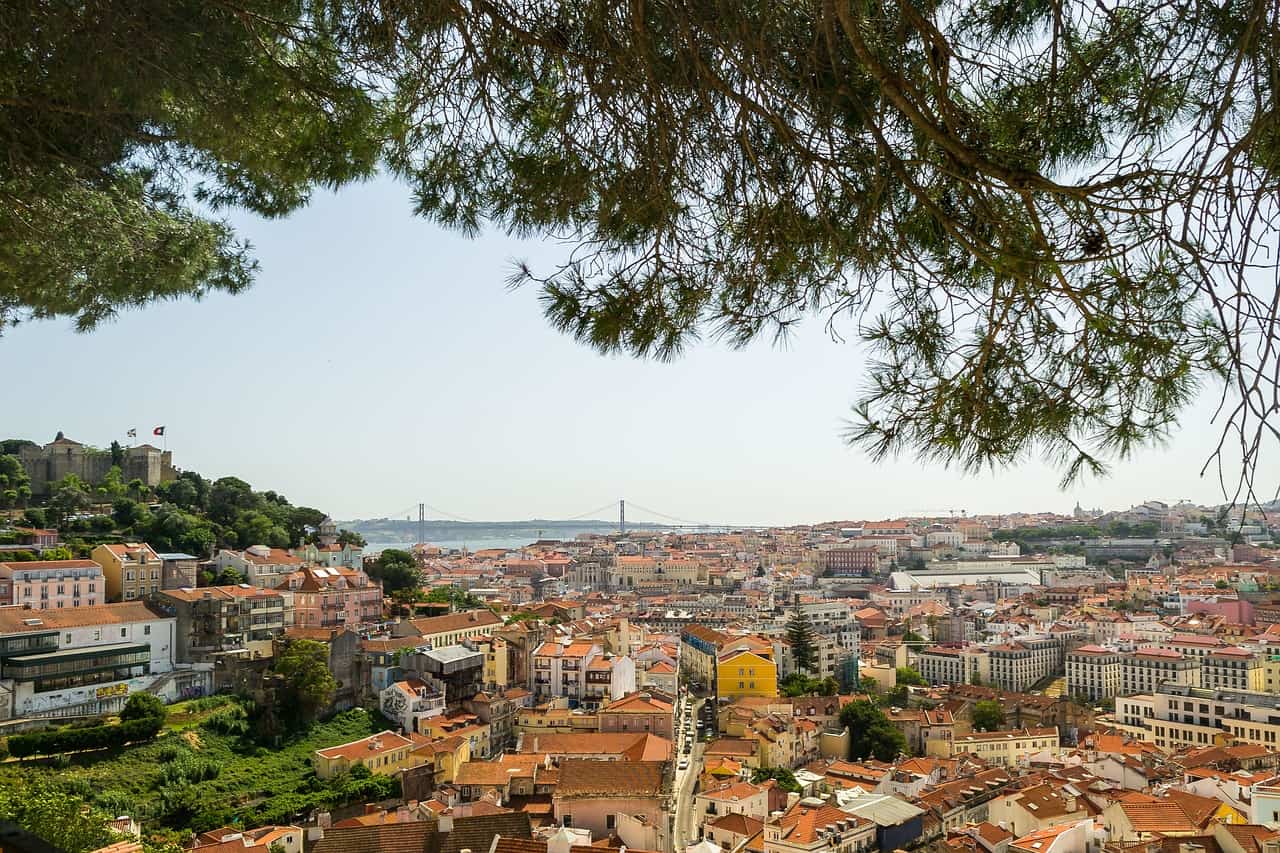 Portugal: best activities for a stay in Lisbon - Miradouro da Graca pixabay