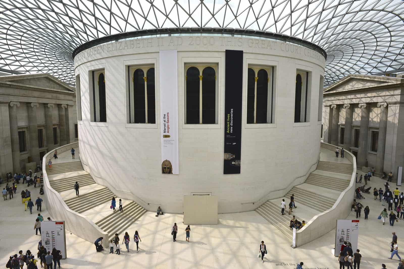 The Best Ways to Travel to London Using Points & Miles - London british museum