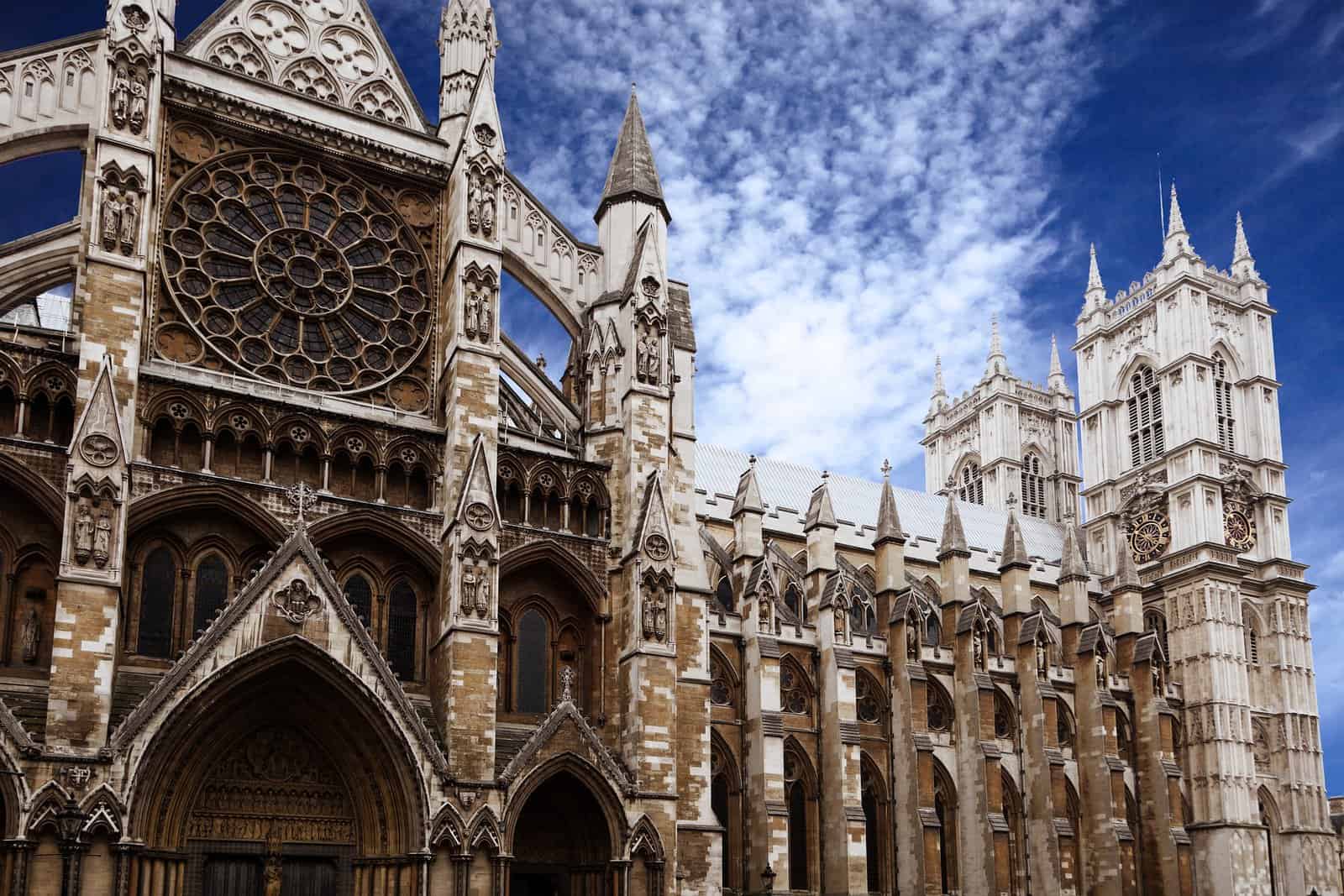 The Best Ways to Travel to London Using Points & Miles - London westminster abbey