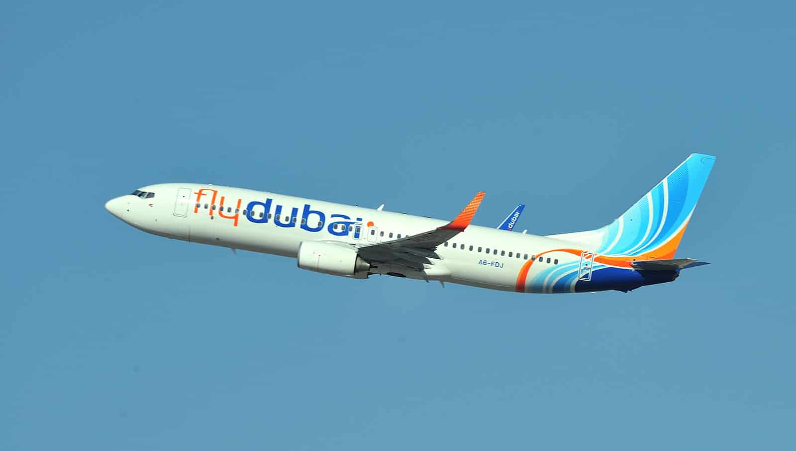 flydubai: New Air Canada partner - Ascending aircraft on a clear day