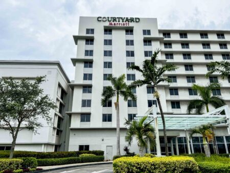 Courtyard Miami Airport-Front 2