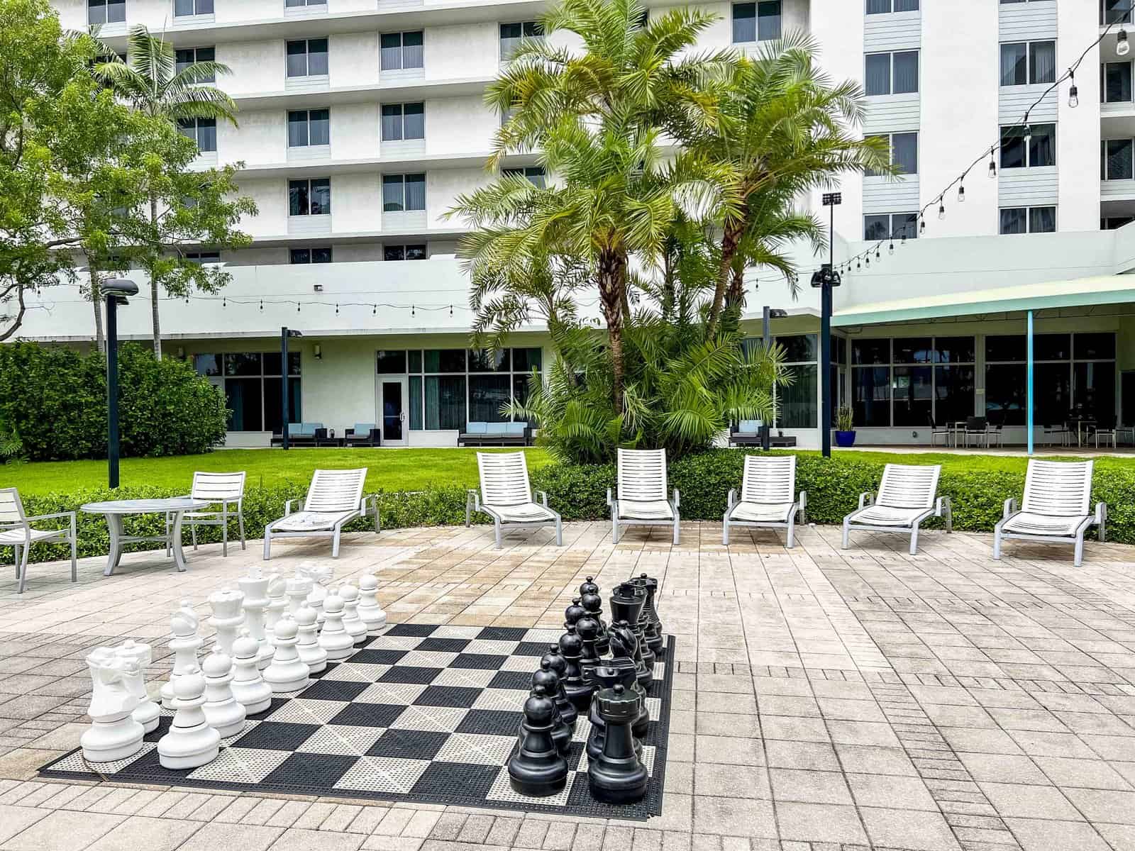 Avis&nbsp;: Courtyard Miami Airport | Marriott Bonvoy - Courtyard Miami Airport-Yard