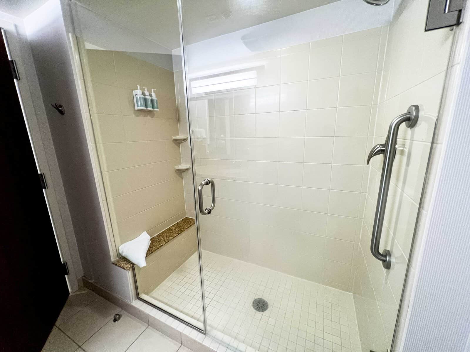 Avis&nbsp;: Courtyard Miami Airport | Marriott Bonvoy - Courtyard Miami Airport-shower