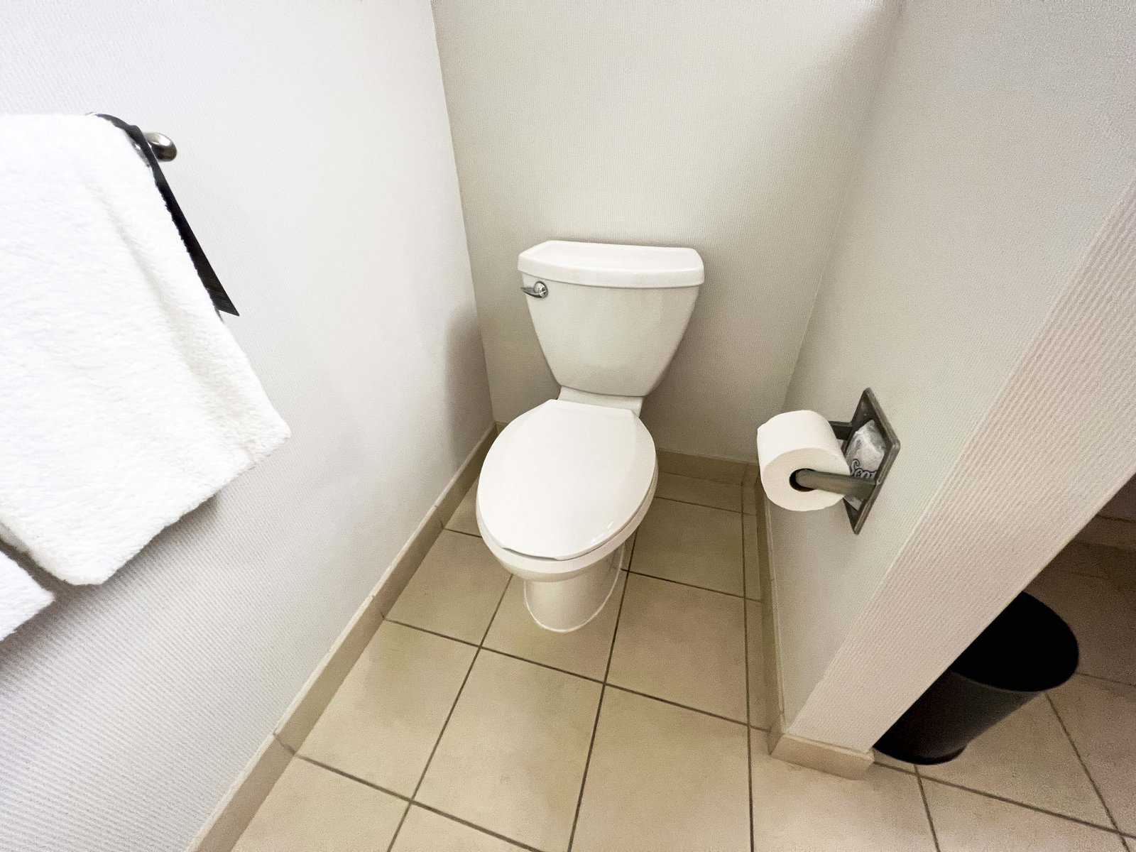 Avis&nbsp;: Courtyard Miami Airport | Marriott Bonvoy - Courtyard Miami Airport-toilet