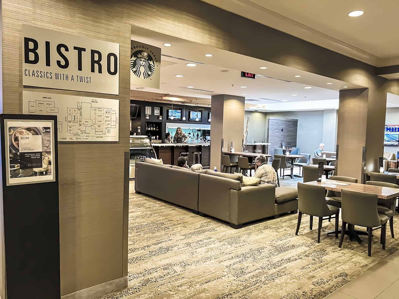 Review: Courtyard Toronto Downtown | Marriott Bonvoy - Courtyard Toronto Downtown Bistro 2