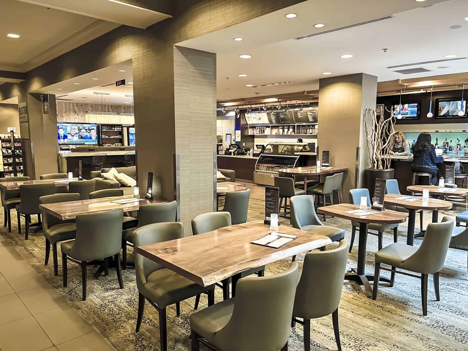 Review: Courtyard Toronto Downtown | Marriott Bonvoy - Courtyard Toronto Downtown Bistro