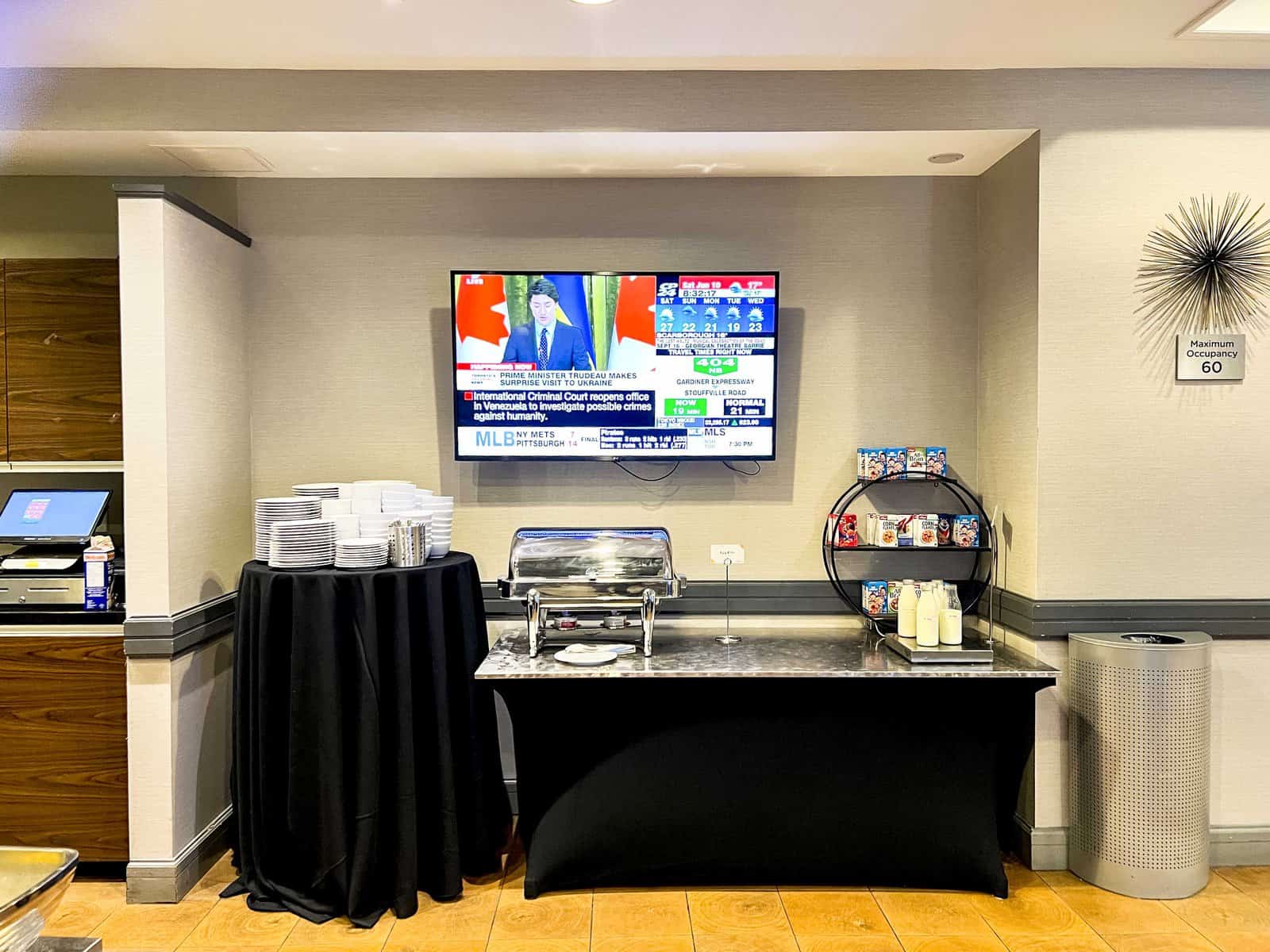 Review: Courtyard Toronto Downtown | Marriott Bonvoy - Courtyard Toronto Downtown Breakfast 7