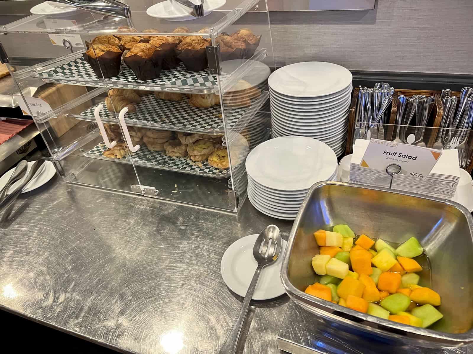 Review: Courtyard Toronto Downtown | Marriott Bonvoy - Courtyard Toronto Downtown Breakfast3