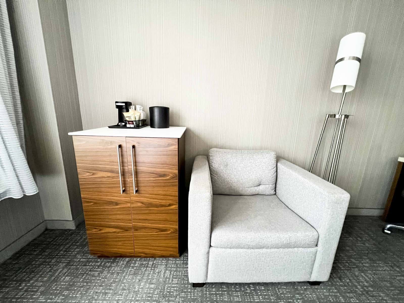Review: Courtyard Toronto Downtown | Marriott Bonvoy - Courtyard Toronto Downtown Room 3