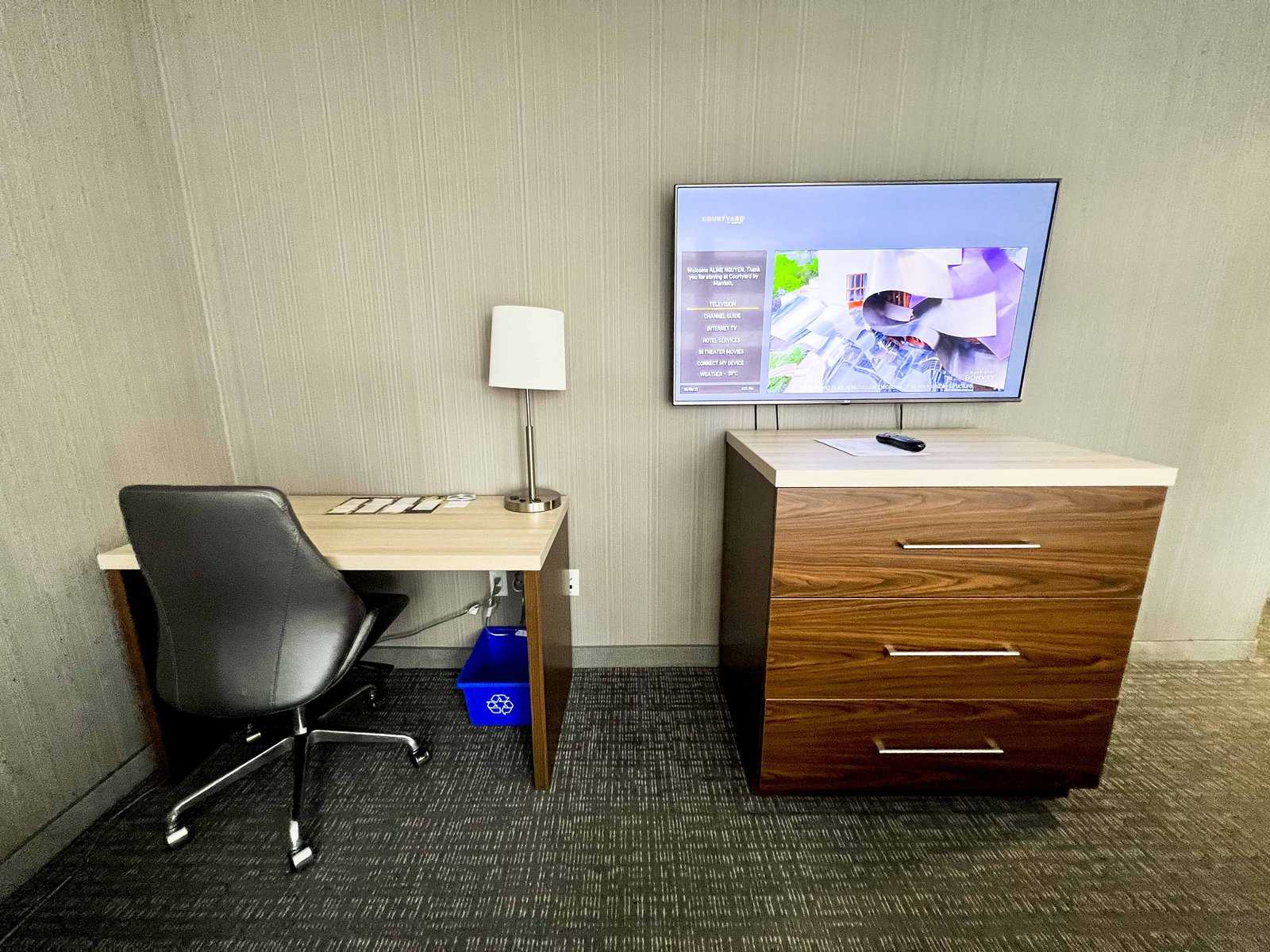 Review: Courtyard Toronto Downtown | Marriott Bonvoy - Courtyard Toronto Downtown Room 8