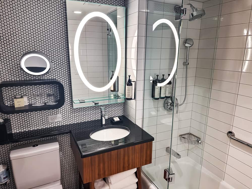 Fairmont Queen Elizabeth Montreal-01