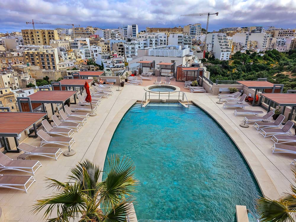 Malta Marriott Hotel & Spa – Piscine Terrasse 5