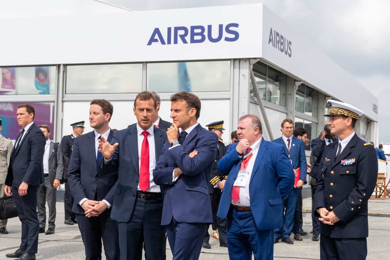 Notre visite du Salon international de l’aéronautique et de l’espace – Paris Le Bourget – 2023 - Paris Air Show 2023 Day 1 Emmanuel Macron visit – grande taille