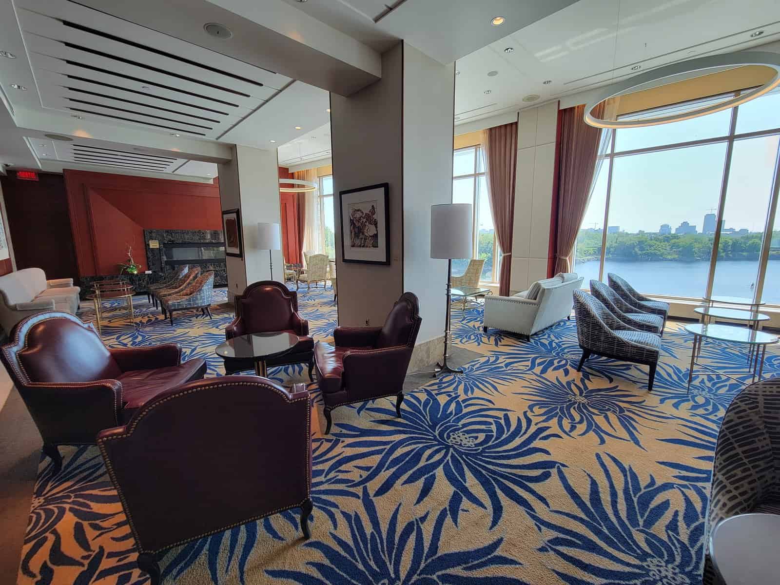 Hilton Lac Leamy – lobby-lounge-1