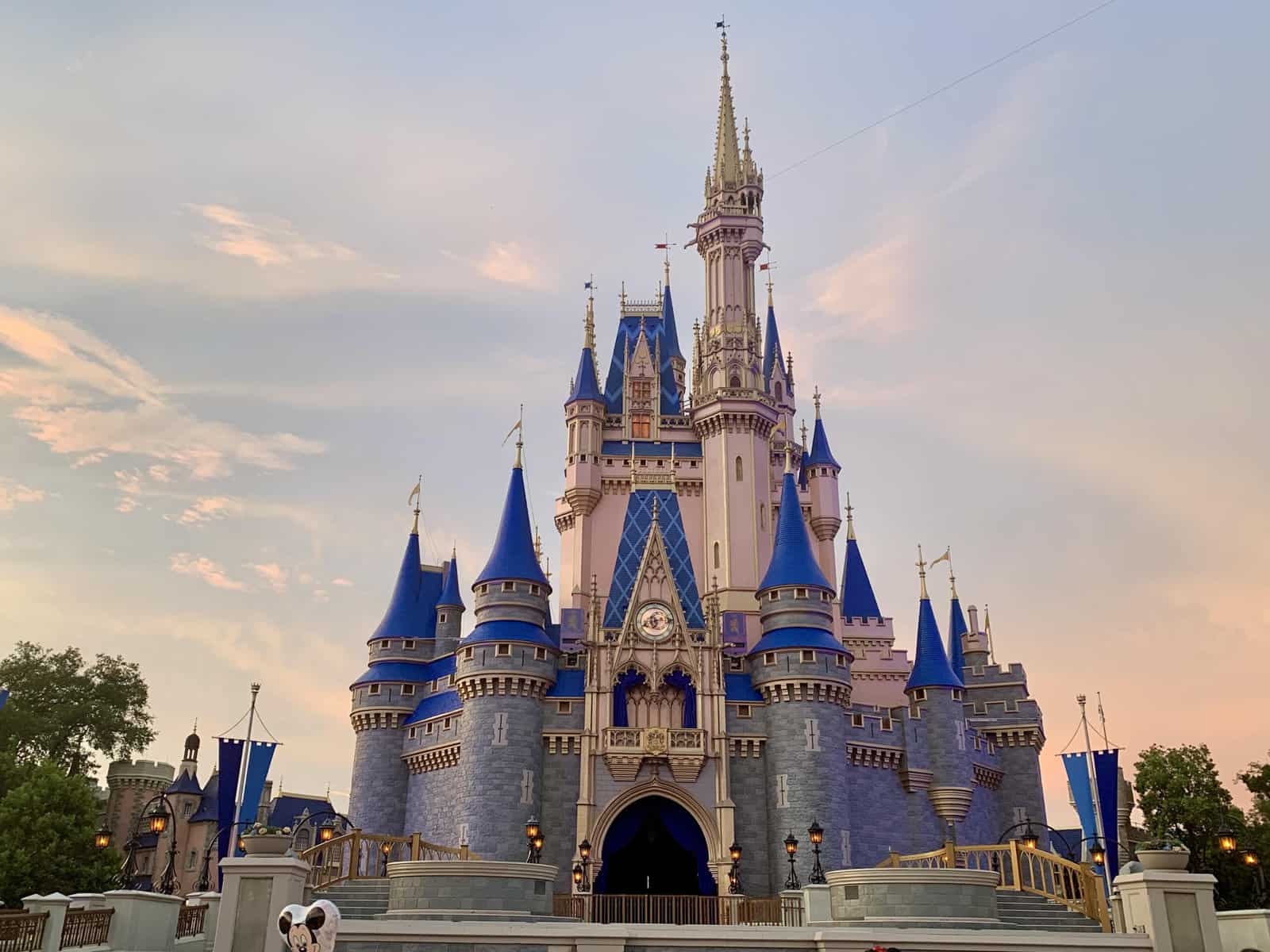 How much does a trip to Walt Disney World cost?