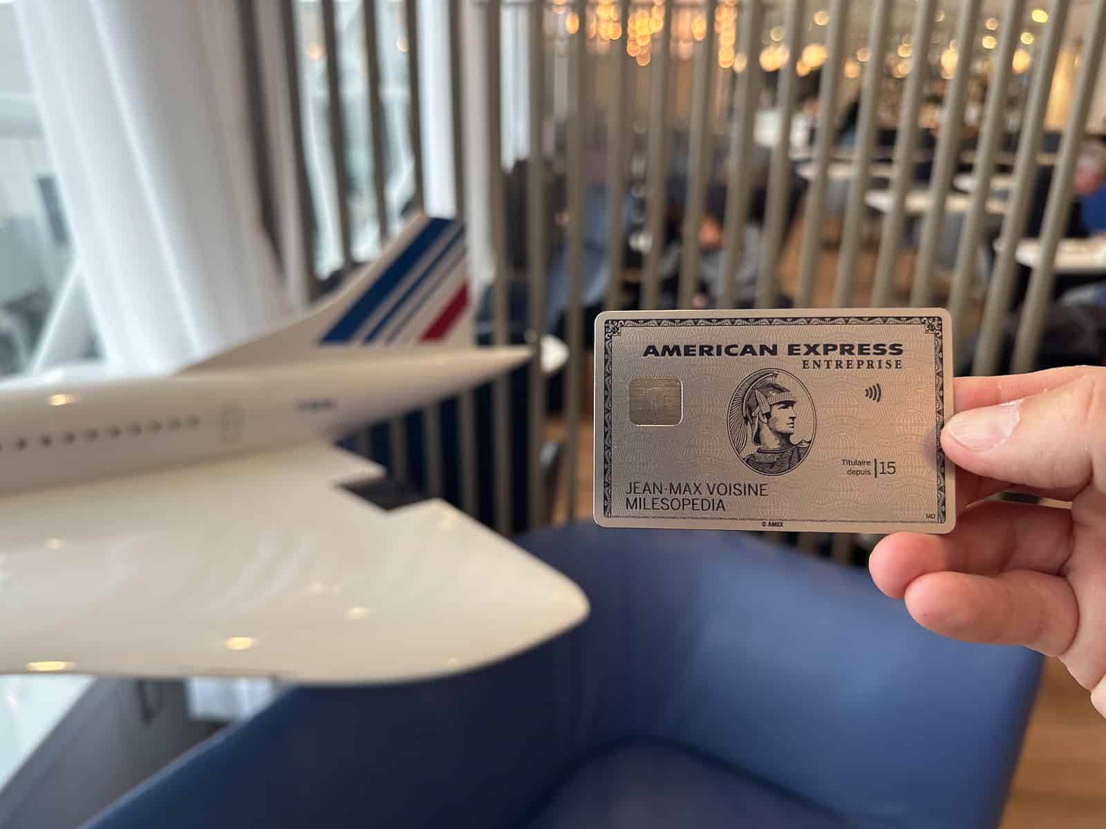 American Express Platine PME : économisez 120&nbsp;$ par année avec le crédit annuel pour services mobiles - Amex Platine PME Salon Air France