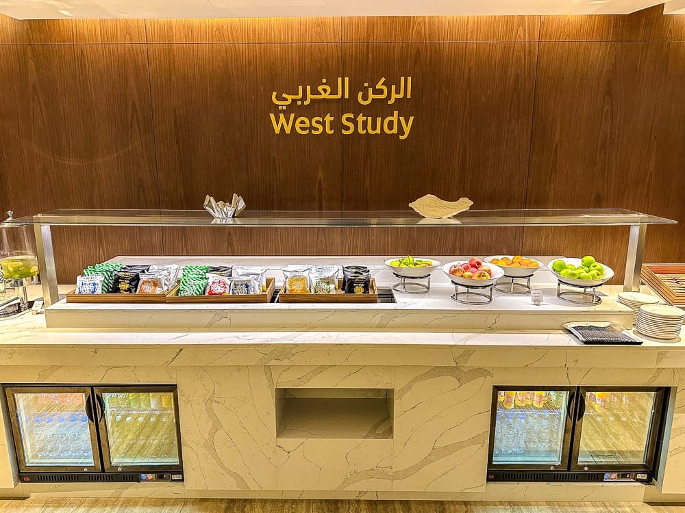 Etihad Business Lounge - Abu Dhabi