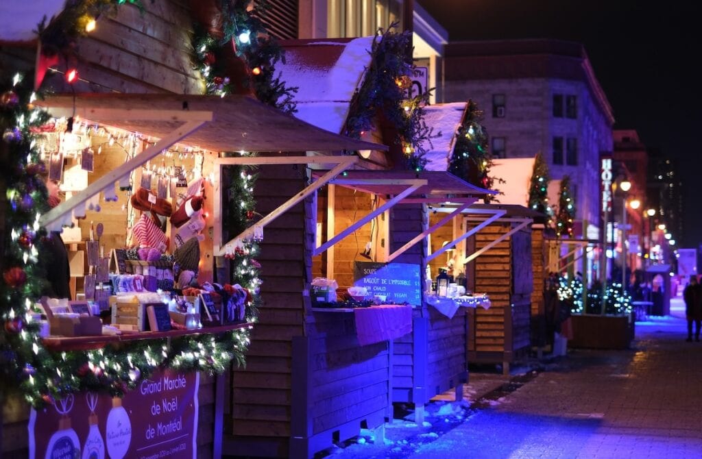 des kiosques au marché noel de Montréal