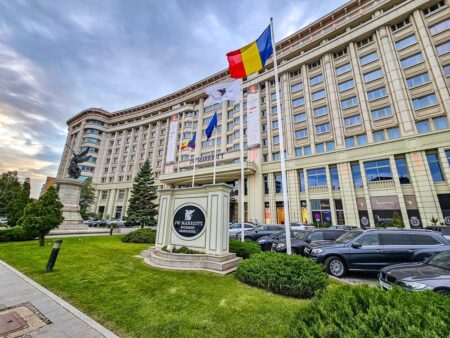 JW Marriott Bucharest Grand Hotel Lobby devant hôtel 12