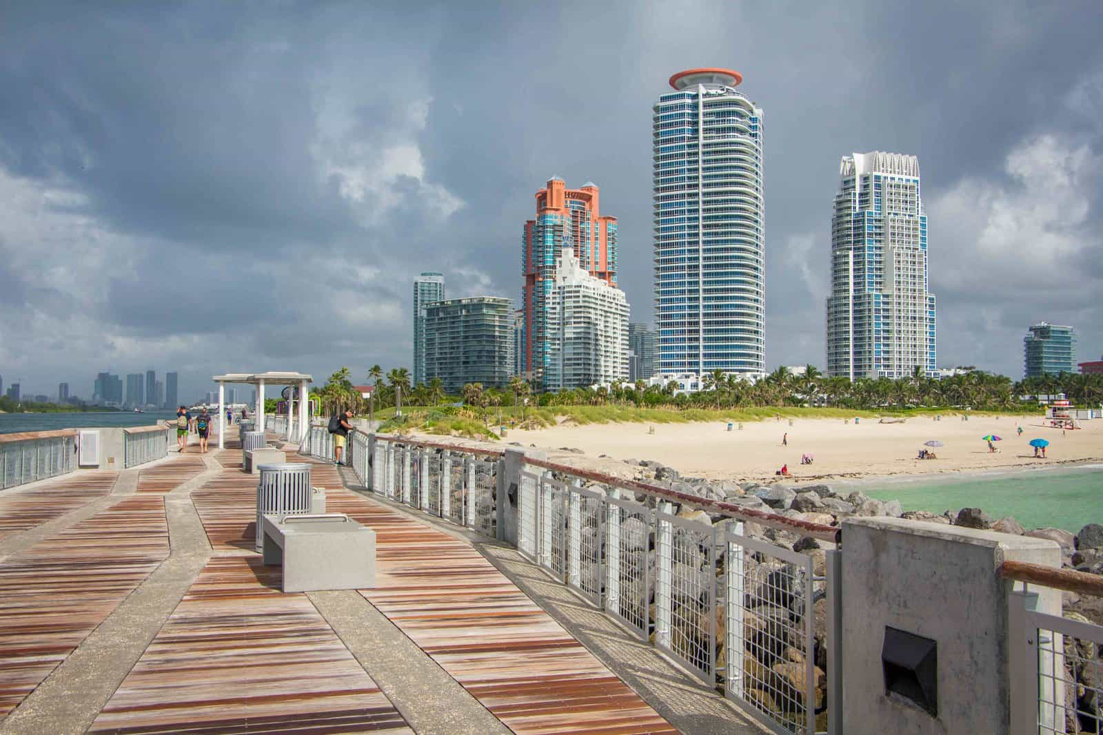 Our travel guide for your long weekend in Miami - Miami Beach Boardwalk -unsplash