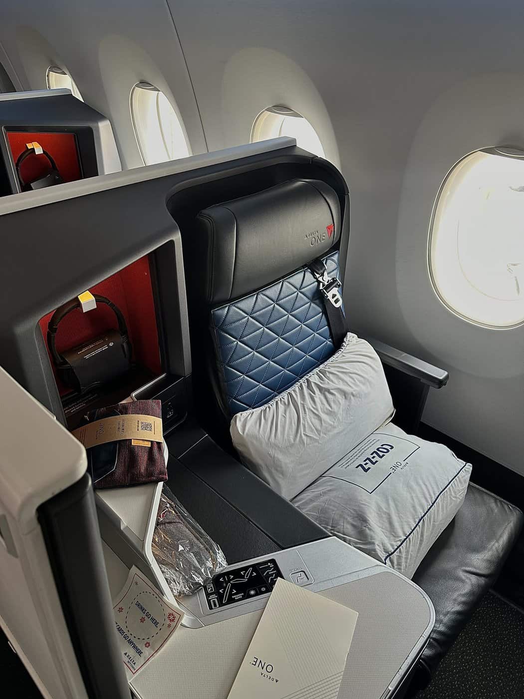 Review: Delta A350 | Delta One Suite | SYD-LAX - Seat zoomed
