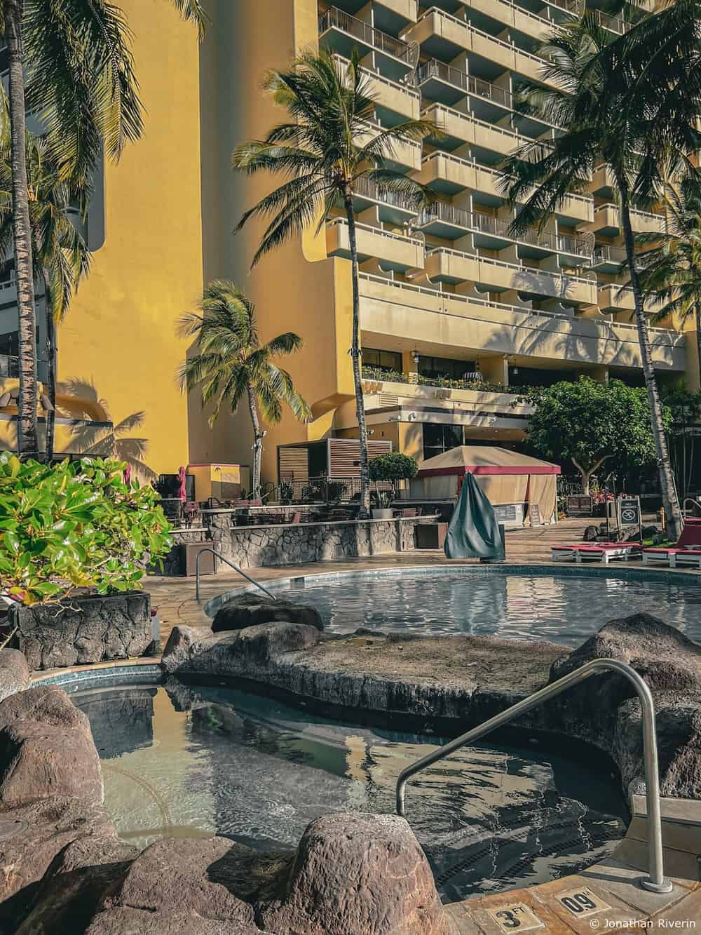 Sheraton Waikiki – Piscine et espaces communs 11