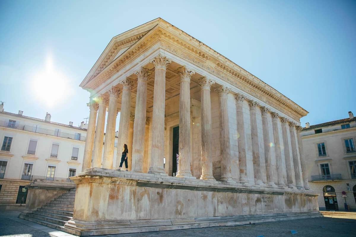 Voyage en France&nbsp;: trois destinations futées à découvrir - maison carre nimes