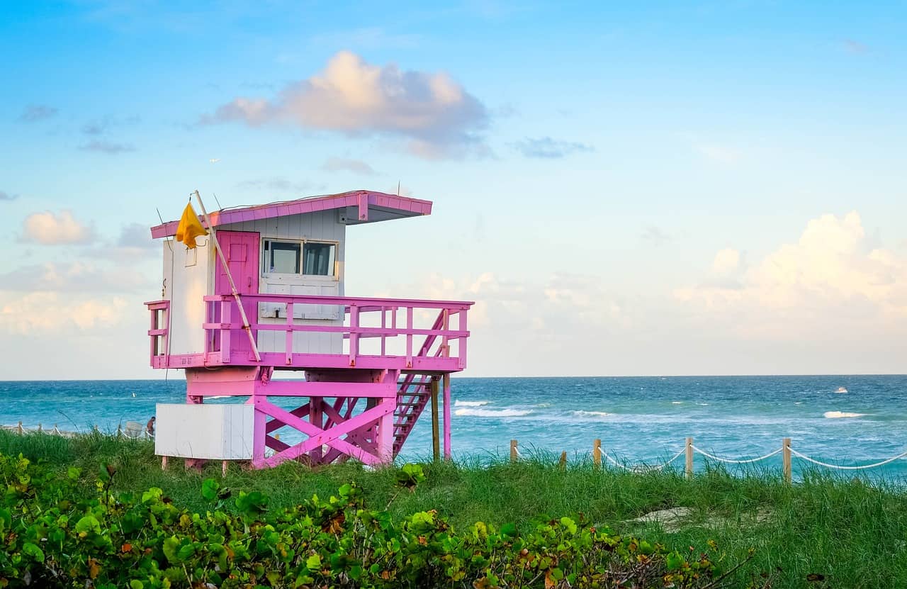 Our travel guide for your long weekend in Miami - miami-beach pixabay
