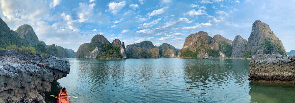 vietnam-ha-long-bay-kayak