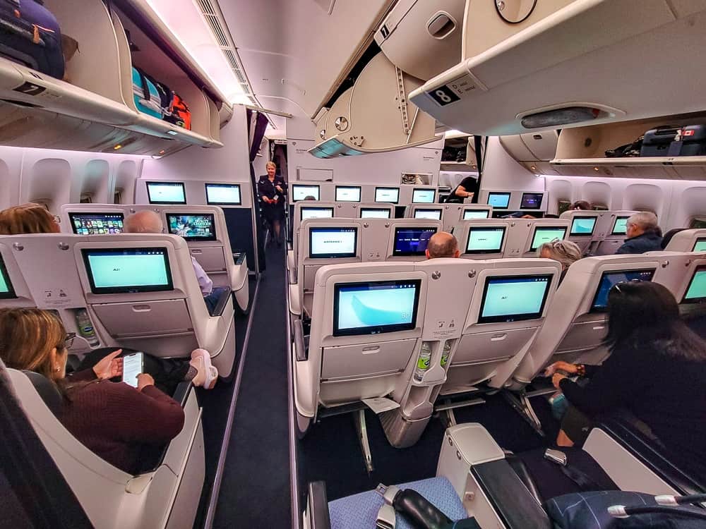 Review : Air France Bus & Flight 777-300ER | Premium Economy | YUL-CDG ...