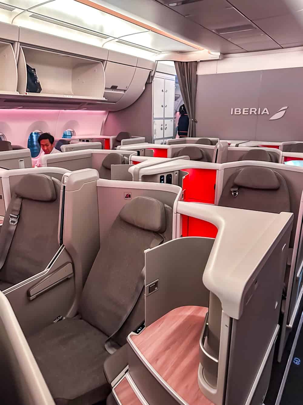 Review: Iberia A350 | Business Class | LHR-MAD - ibA359-05