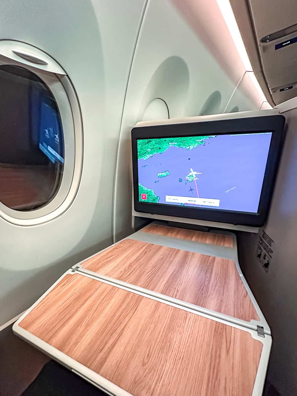 Review: Iberia A350 | Business Class | LHR-MAD - ibA359-15