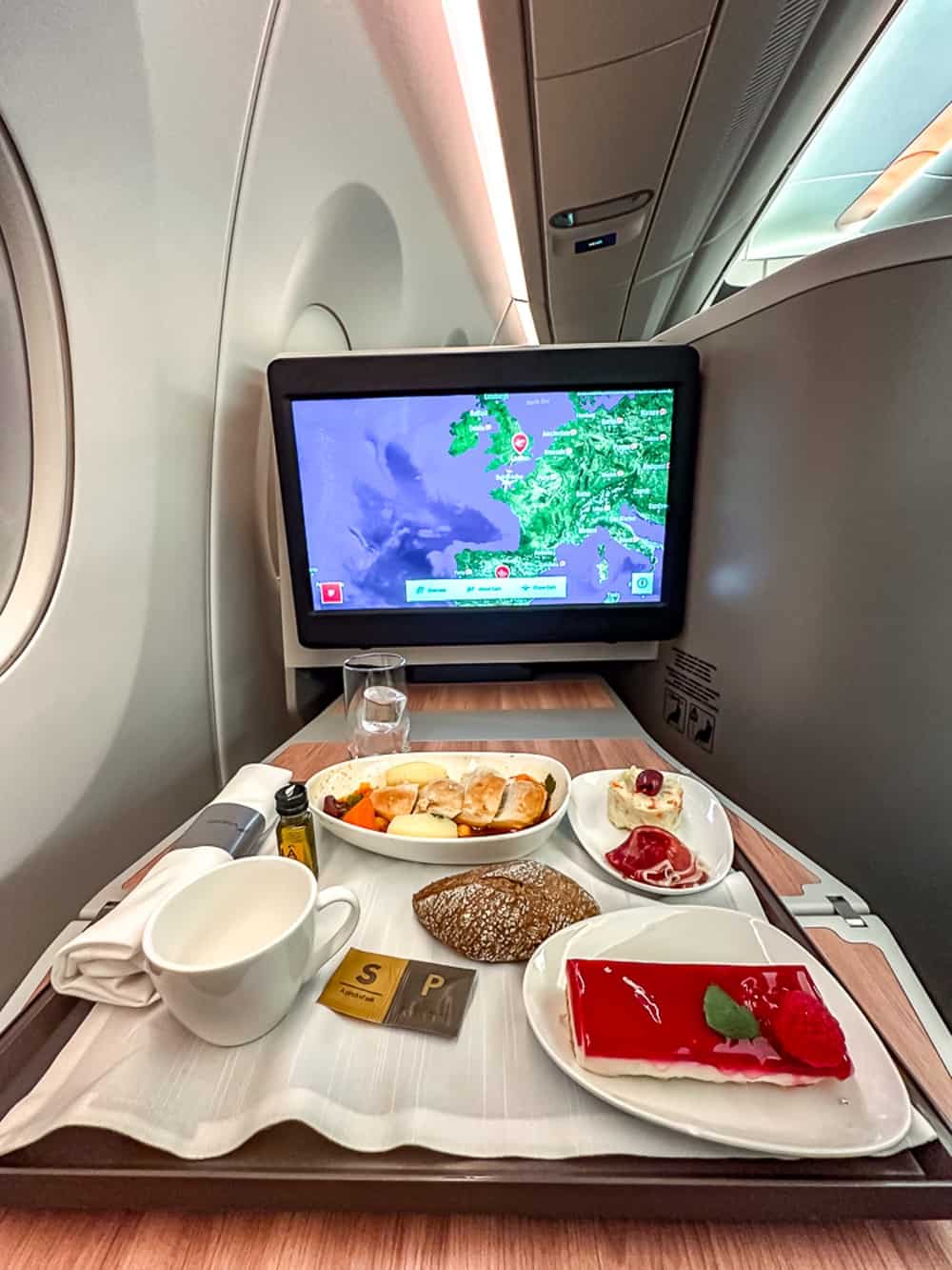 Review: Iberia A350 | Business Class | LHR-MAD - ibA359-17