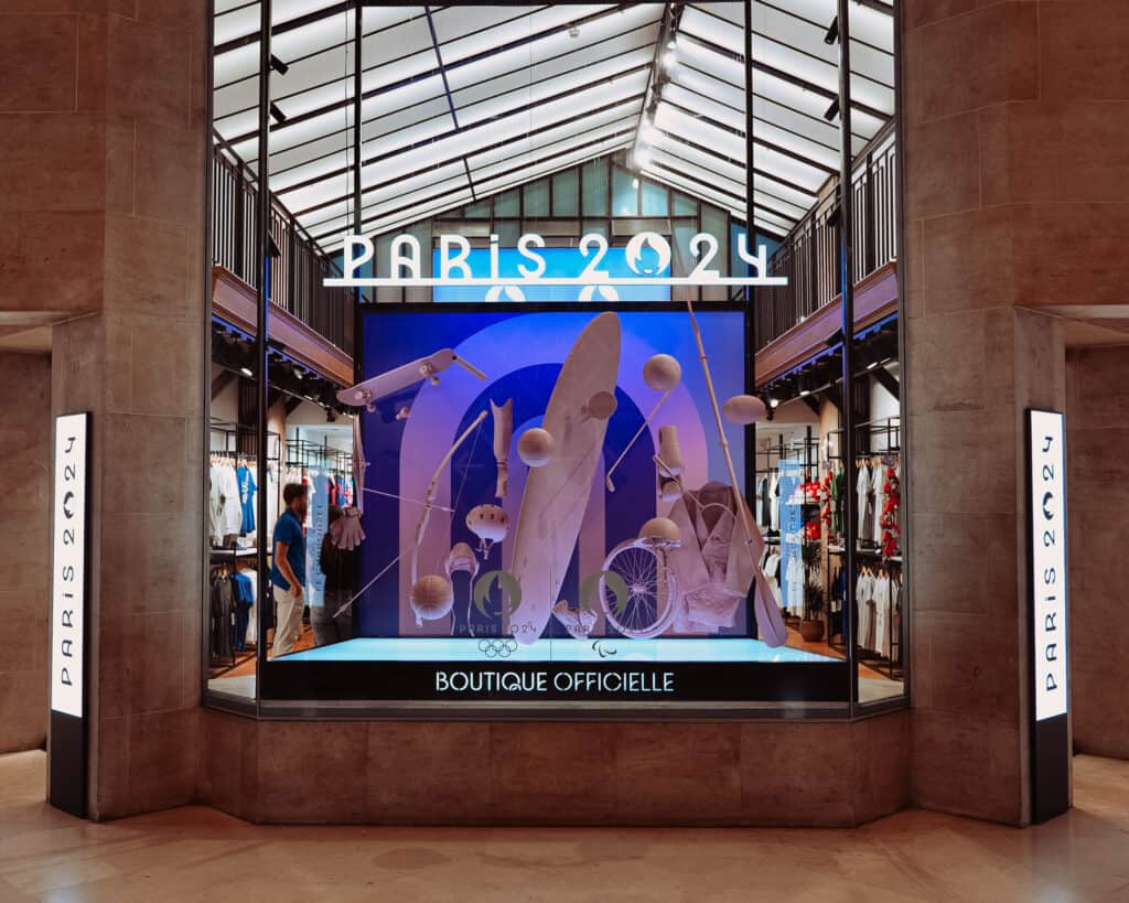 Boutique Louvre Paris 2024