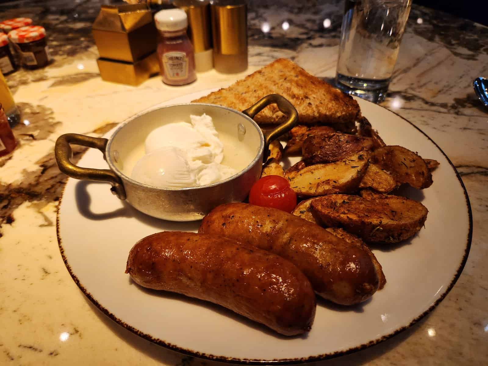 Avis&nbsp;: Conrad New York Midtown | Hilton Honors - Dining 11