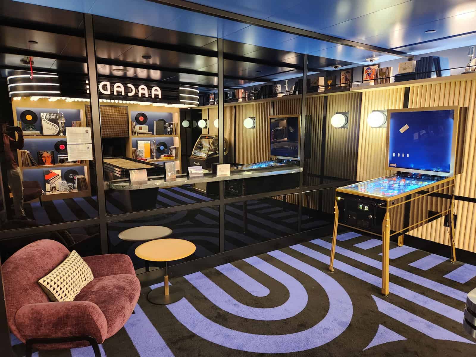 Avis&nbsp;: Chase Sapphire Lounge LaGuardia New York (LGA) - Games -2