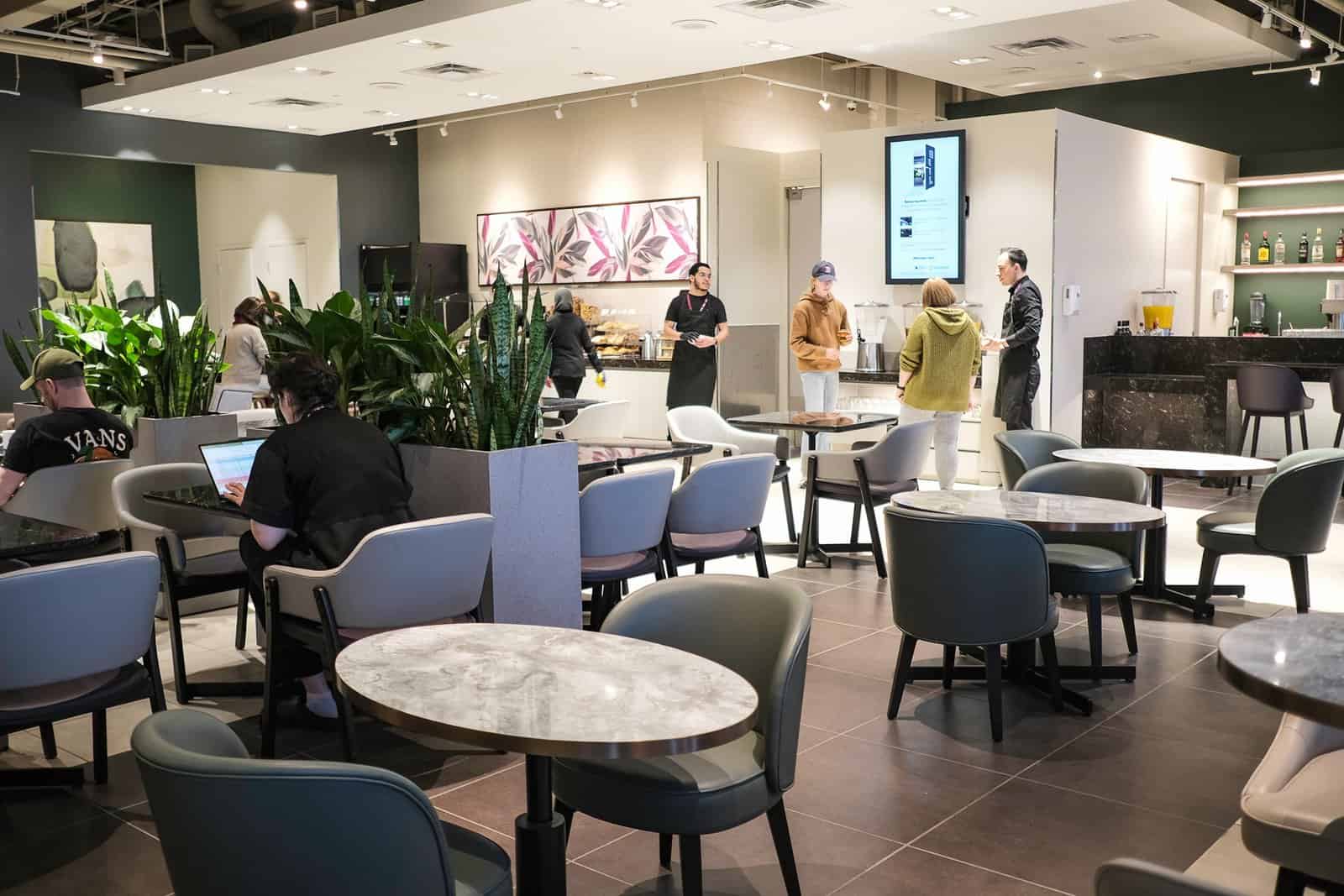 Montréal-Trudeau YUL&nbsp;: Ouverture du Salon Odyssée Desjardins - Plaza Premium Lounge (Transfrontalier) - salon desjardins transfrontalier ADMTL