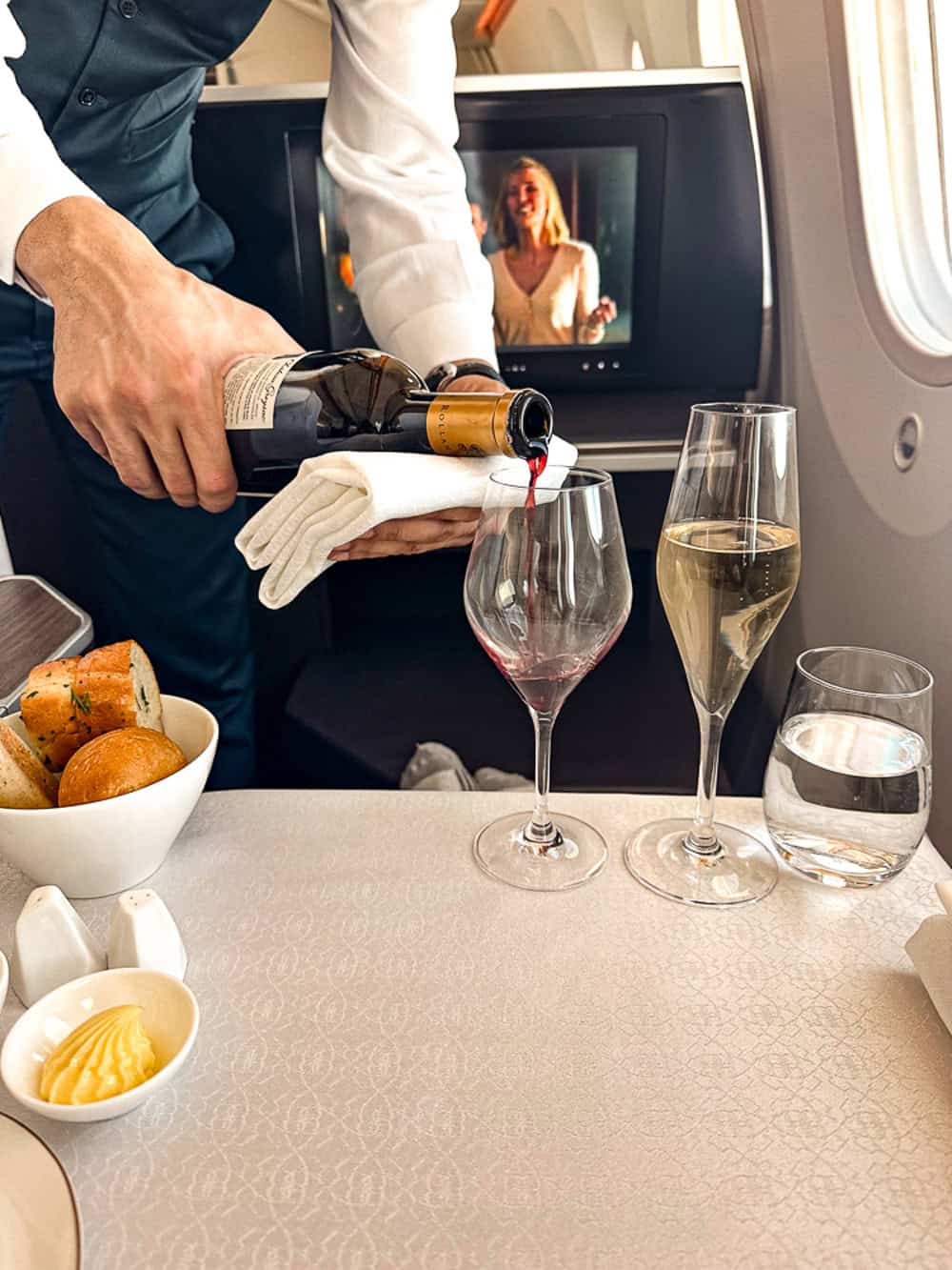 Review: Oman Air B787-9 Business Class | Muscat - Munich - Oman-Air-business-economy-49