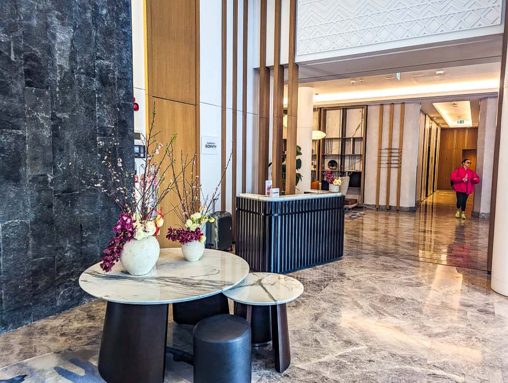 2024 02 Mariott Tirana Albanie Hotel Interieur 02 Lobby