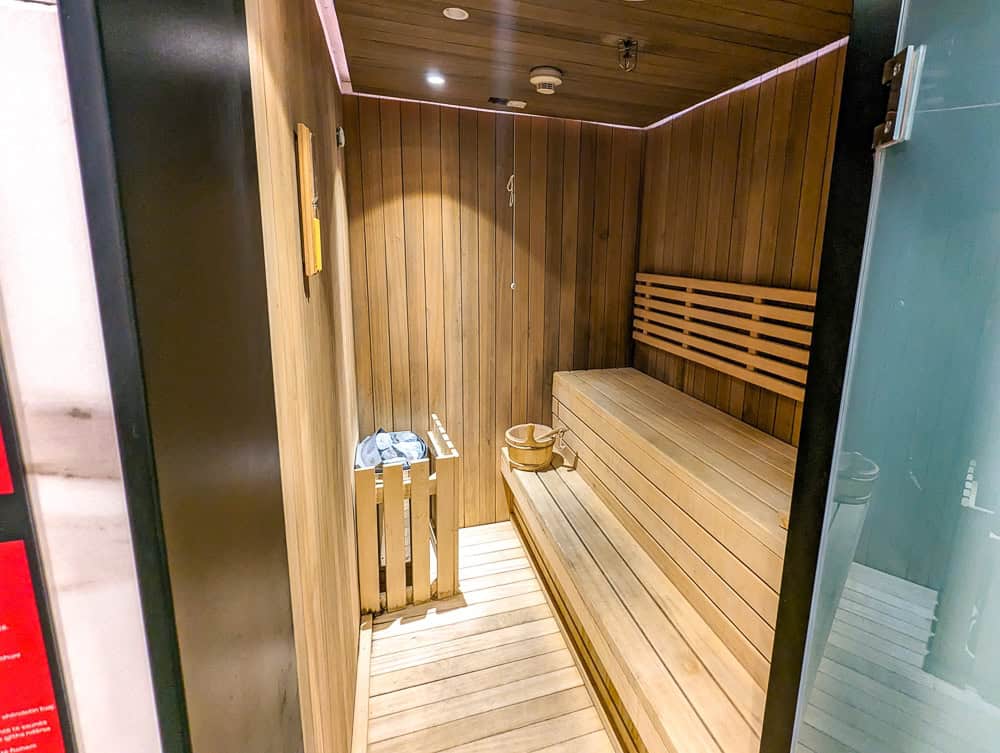 2024 02 Mariott Tirana Albanie Sport Vestiaire Sauna 02